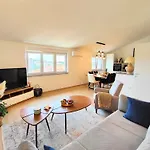 Pavao 2126 Pula