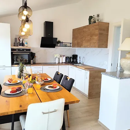 Apartment Pavao 2126 *